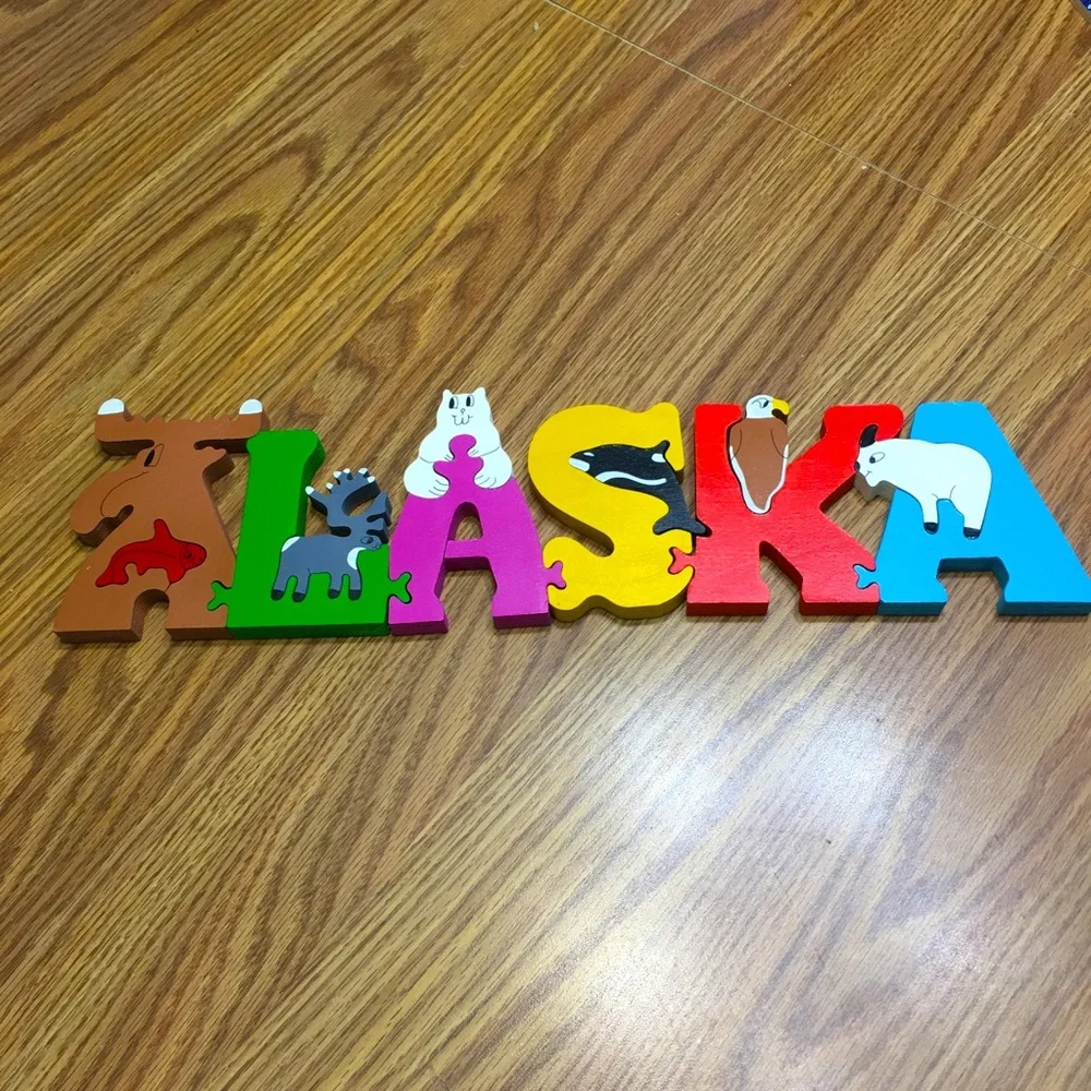 Beautiful Alaska Wood Puzzle 12 pc Really Cute - Excellent Condition